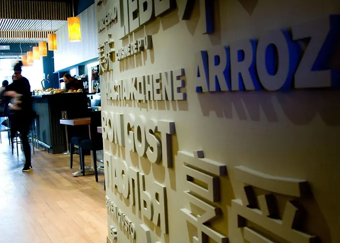 Отель Casa Trafalgar Барселона